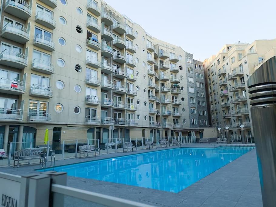 Cozy Studio With Pool Close To The Sea Ostende Extérieur photo